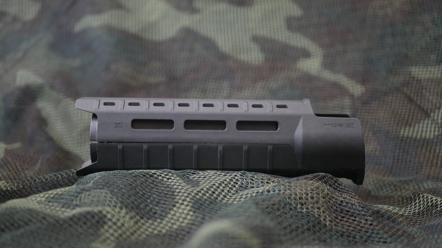 Magpul MOE Carbine Length AR-15 Hanguard